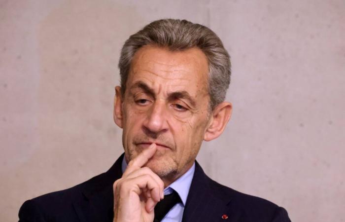 “¿Por qué mientes? “…Un profesor llama a Nicolas Sarkozy en plena sesión de firmas