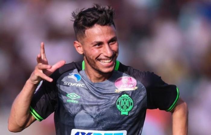 La camiseta del Raja acudió con el mapa completo de Marruecos: el argelino Yousri Bouzok se habría negado a jugar contra el AS FAR