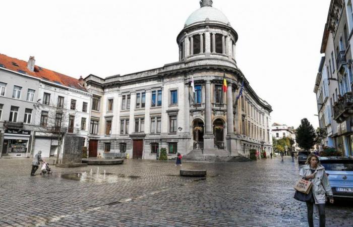 “Una broma de mal gusto”: los electos locales de Ecolo-Groen reaccionan a la retirada del socialista Yassine Akki en Molenbeek