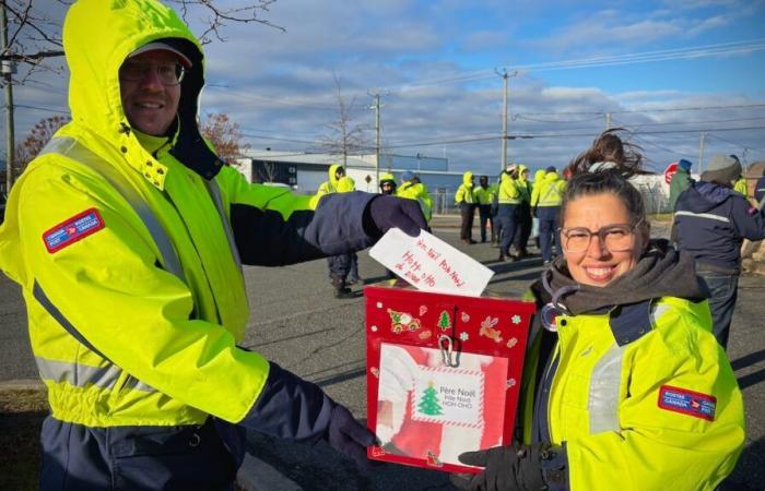 Pese a la huelga, los carteros entregarán cartas a Papá Noel (y respuestas a los niños)