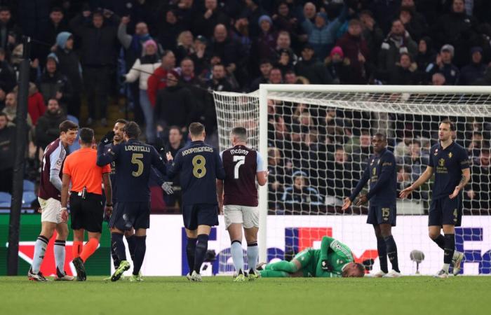 Todos los fanáticos del Aston Villa dicen lo mismo después de la ‘peor llamada’ que jamás hayan visto en Villa Park