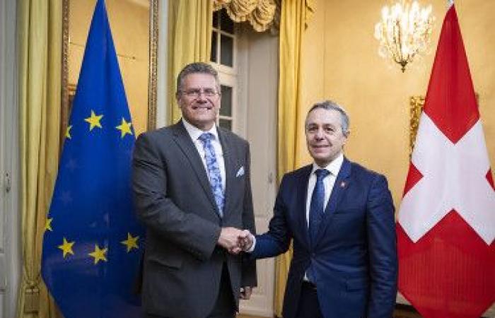 Encuentro entre Cassis y Sefcovic en Berna