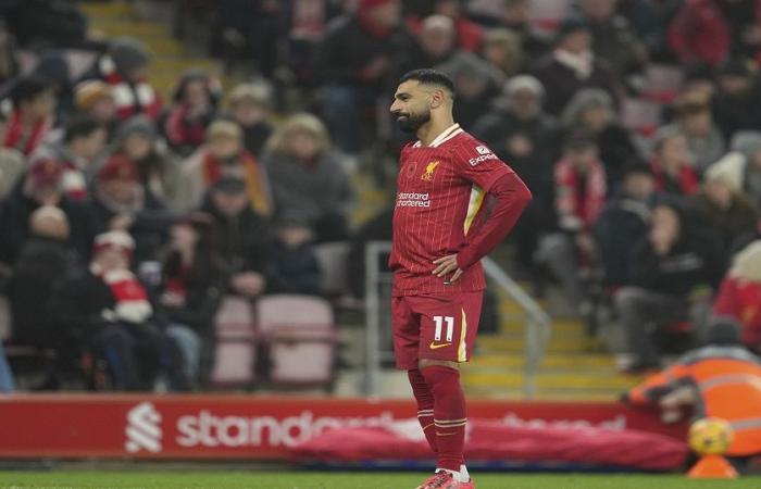 Fútbol: Salah “concentrado” pese a la incertidumbre en el Liverpool