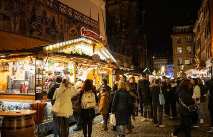 Bajo Rin. En Estrasburgo, el mercado navideño más grande de Francia ha abierto sus puertas