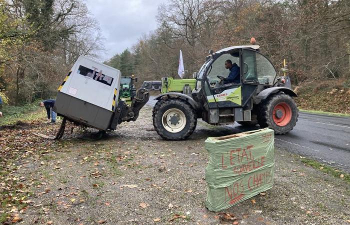 LA IMAGEN. Estos agricultores desmantelan y mueven radares para hacer oír su ira