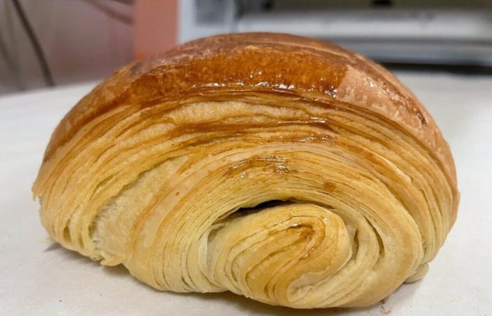 En este pueblo de Finistère, roba una panadería pero se marcha… con un dolor de chocolate