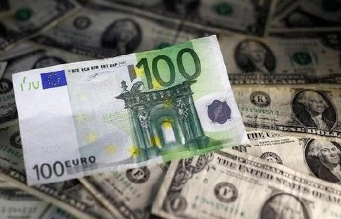 El dólar retrocede con cautela ante un índice de inflación estadounidense