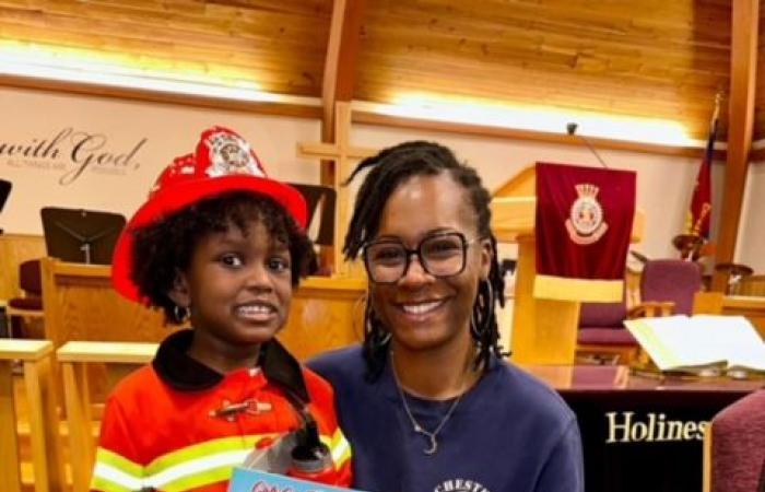 Un bombero de Pensilvania inspira a las niñas con un nuevo libro para niños