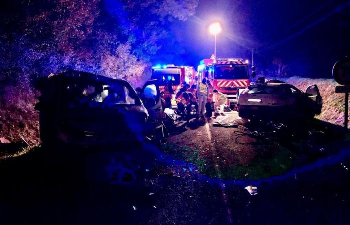 Violenta colisión entre dos coches, segundo accidente de tráfico en pocas horas en una pequeña localidad