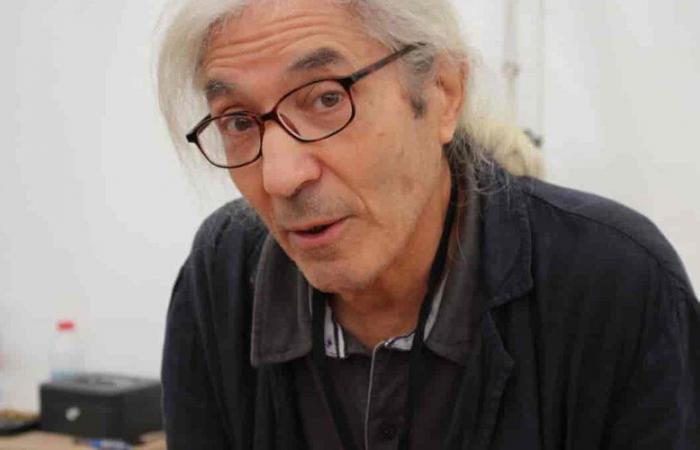 Stephan Rossignol apoya a Boualem Sansal, que asistió a la feria del libro local