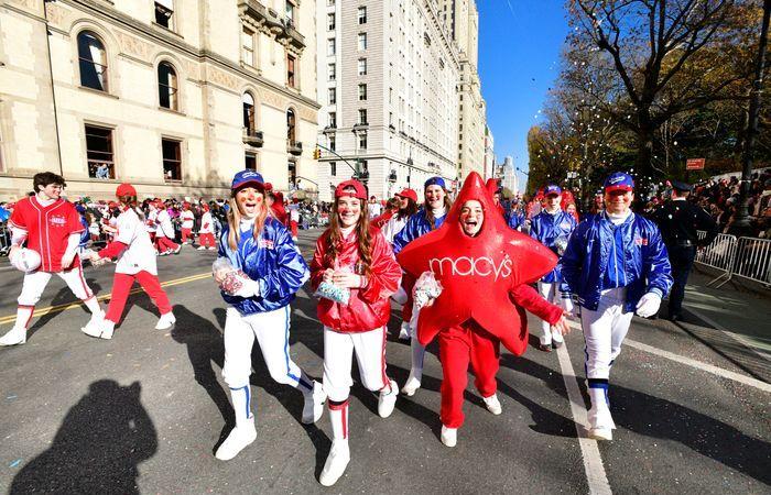 Desfile 101 del Día de Acción de Gracias de Macy’s: hora de inicio y disfraces