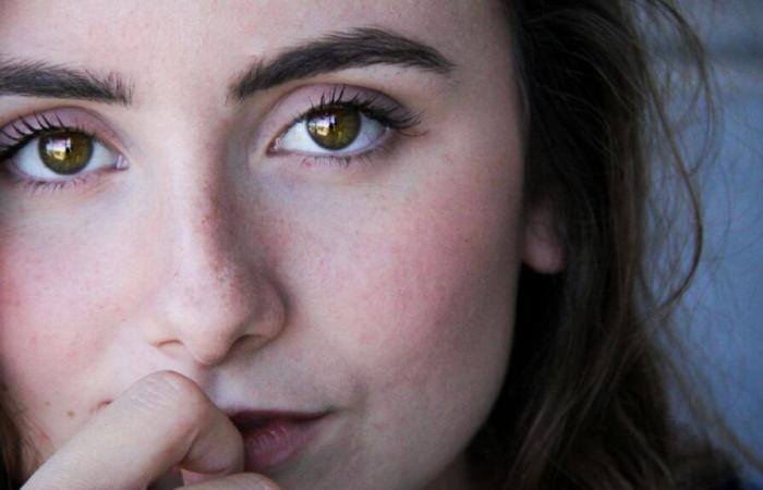 Estudio revela el color de ojos de las personas más inteligentes: ¿mito o realidad?