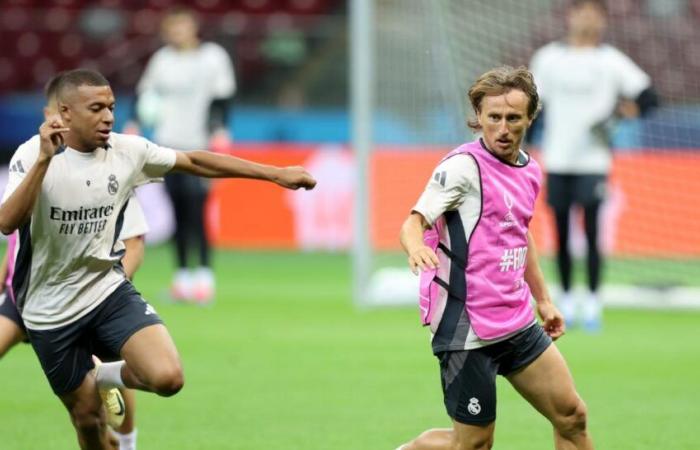 Real Madrid: Modric acude en ayuda de Mbappé tras su penalti fallado