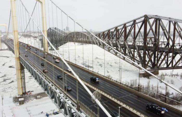 Cubierta demasiado pesada para el puente de Quebec: el MTQ está revisando su proyecto