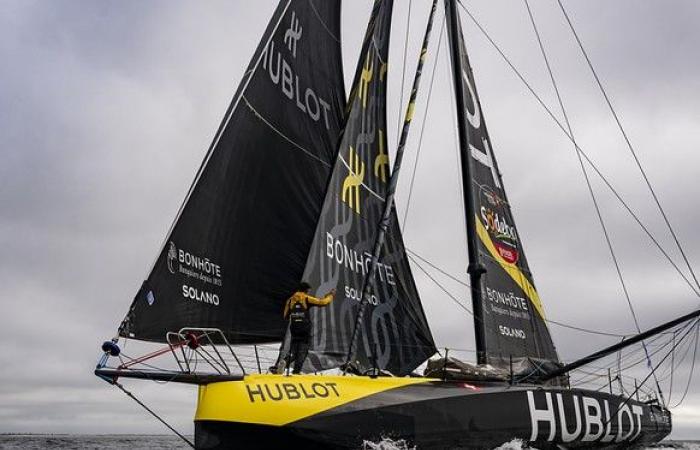 Roura no está realmente solo en su barco