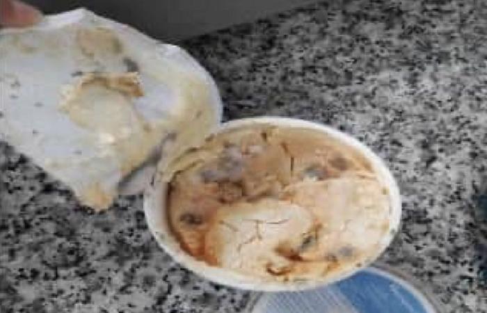 presencia de cucarachas, productos mohosos… una panadería cerrada