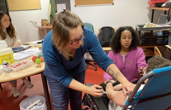 una vacuna contra el virus del papiloma en la escuela secundaria