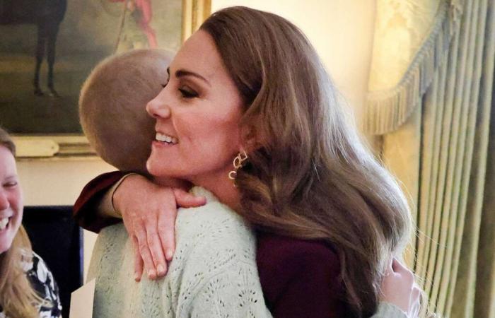 Kate Middleton y el príncipe William rinden homenaje a una adolescente tras su muerte a los 17 años