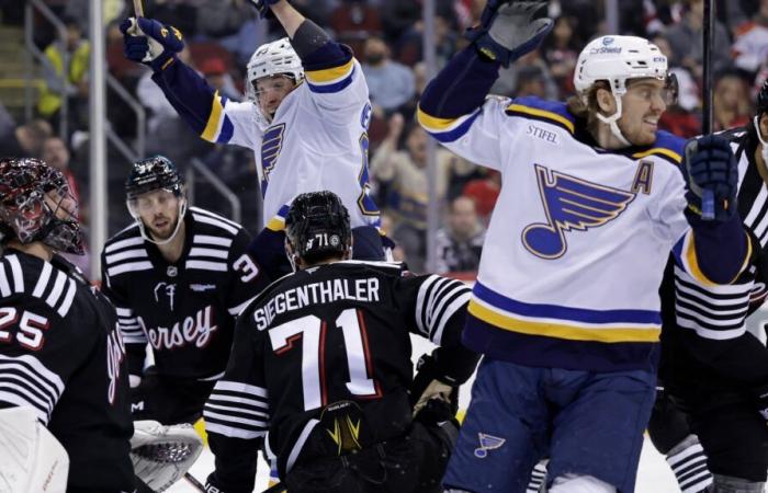 NHL: los Blues ganan un segundo juego en tantas salidas con Jim Montgomery