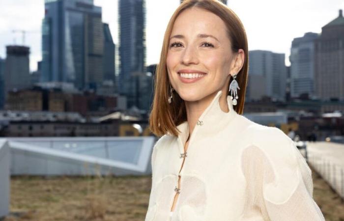 Karine Vanasse publica un primer vídeo con su amante y lo reconocerás