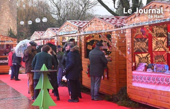 Lugar en el pueblo navideño de fin de año en el este del Somme