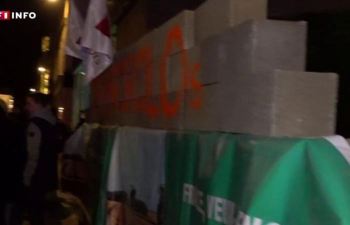 Agricultores enojados: más de un centenar de manifestantes levantaron un muro frente al instituto Inrae en París