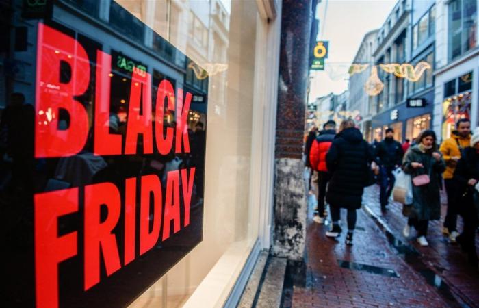 Test-Achats advierte contra promociones falsas del Black Friday