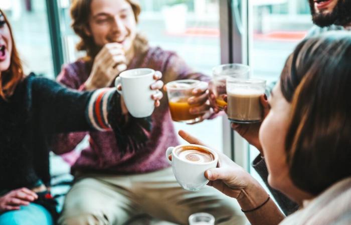 Beber una taza de café al día podría salvarte la vida.