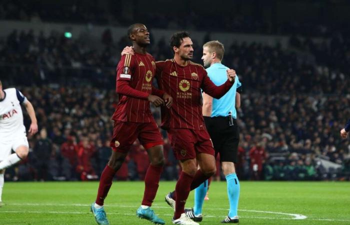 Europa League: Hummels ataca al final del partido y la Roma empata ante el Tottenham