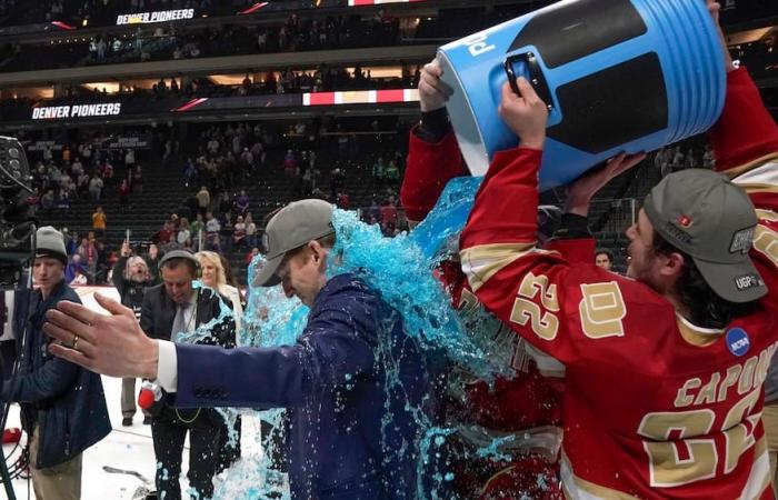 Con su carrera como jugador robada por la vida, se convirtió en el mayor jefe de hockey fuera de la NHL.