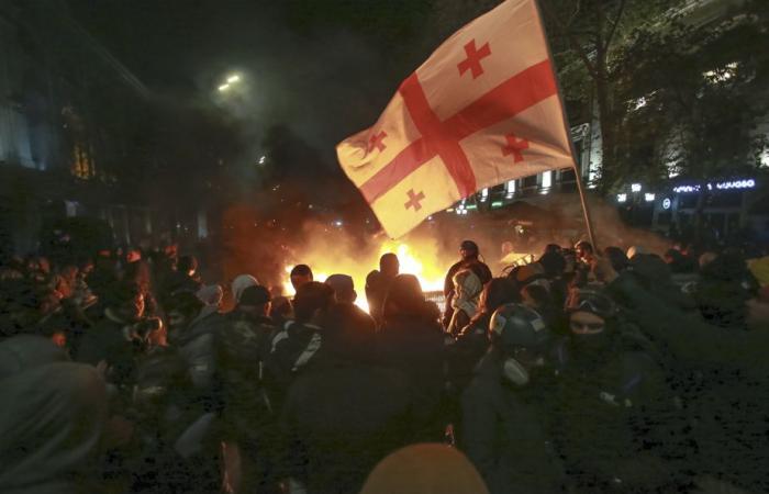 Georgia | La policía lanza gases lacrimógenos contra manifestantes pro-UE