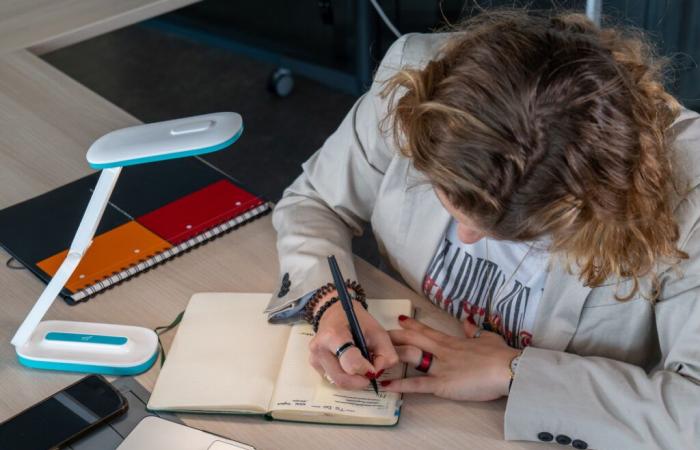 Rouen: Lili, una lámpara para ver la lectura en rosa cuando eres disléxico