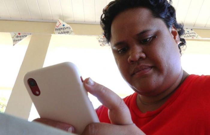 Cuando las redes sociales conducen a la depresión, el testimonio de una influencer • TNTV Tahiti Nui Télévision