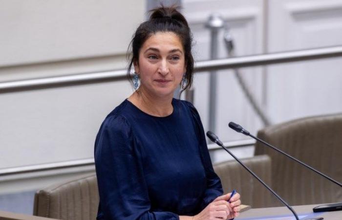 Zuhal Demir: “Los profesores principiantes tienen que volver a dedicar el ochenta por ciento de su tiempo a enseñar”