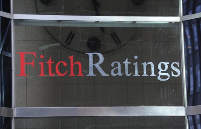 Fitch: un alto el fuego duradero con Hezbollah podría estabilizar la calificación de Israel