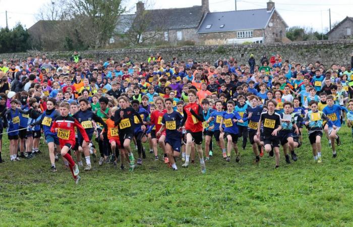 EN FOTOS. 2.350 escolares en la carrera departamental de la UNSS en torno al castillo de Flamanville