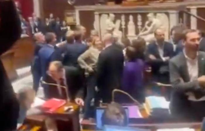 Alteración violenta en la Asamblea, el diputado Nicolas Turquois ataca a su homólogo Mickaël Bouloux, siga nuestro directo