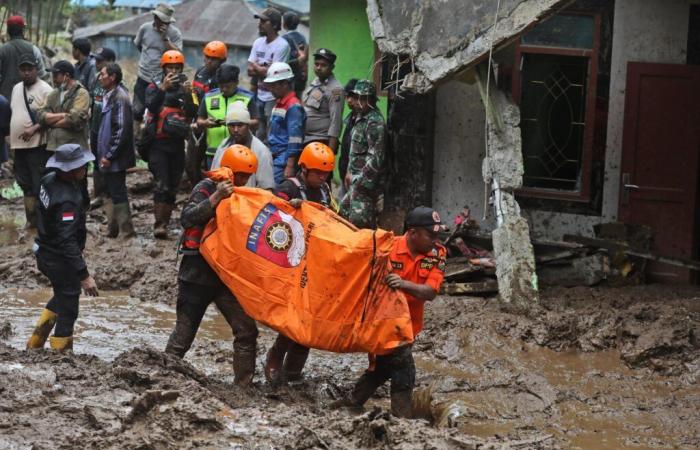 Inundaciones repentinas y deslizamientos de tierra matan a 16 personas en la isla indonesia de Sumatra | Noticias sobre inundaciones