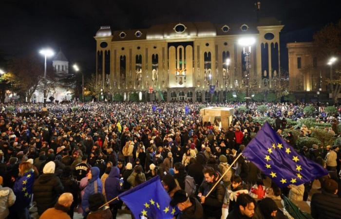 Una marea humana surge en Tbilisi tras la suspensión de su solicitud de adhesión a la UE