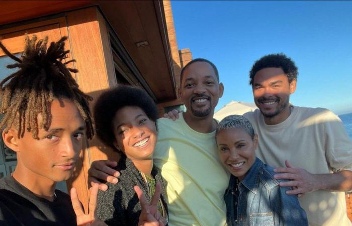 Dentro de la casa rodante de dos pisos de 2,5 millones de dólares de Will Smith que cuenta con un cine con capacidad para 30 personas