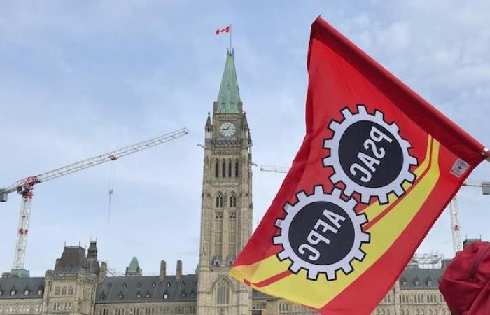 El sindicato teme que Ottawa deje de contribuir al fondo de pensiones de los funcionarios