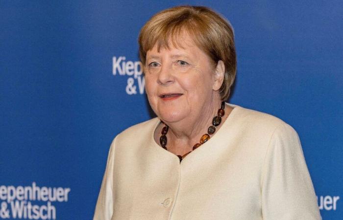 Ex canciller de Illner: Merkel no ve motivos para disculparse