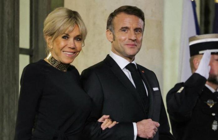 Con un vestido negro con aberturas, Brigitte Macron recibe a la pareja presidencial de Nigeria en el Elíseo