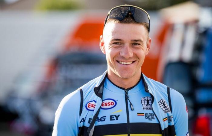 Se divierte: Remco Evenepoel se regala un magnífico coche de carreras: “Recuperar un coche como éste siempre es agradable”