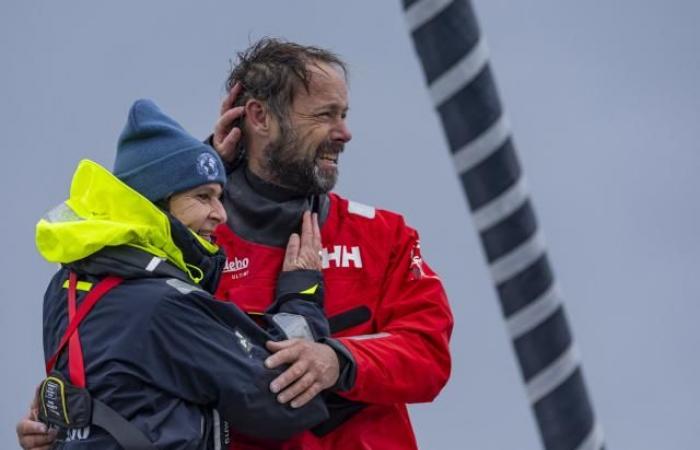 Thomas Coville y la tripulación del maxitrimarán Sodebo tomaron la salida del Trofeo Julio Verne