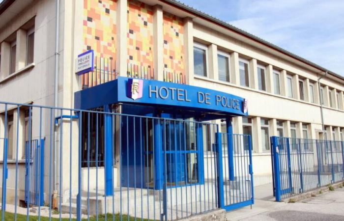 Pontarlier. Después de dos noches bajo custodia policial, denunció al IGPN