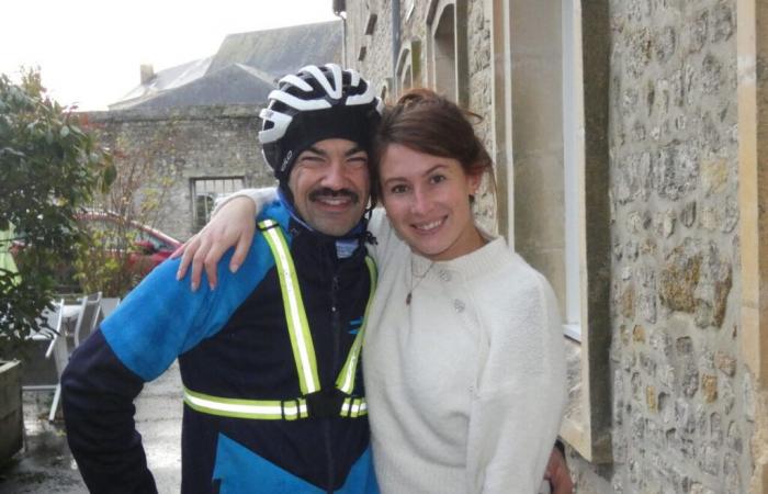 Viaja en bicicleta desde Puy-de-Dôme hasta Carentan para concienciar sobre la enfermedad de Alzheimer