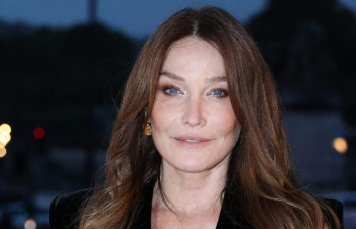 Al revelar esta rara fotografía de los años 90, Carla Bruni confirma su condición de icono de la moda desde hace más de 25 años.