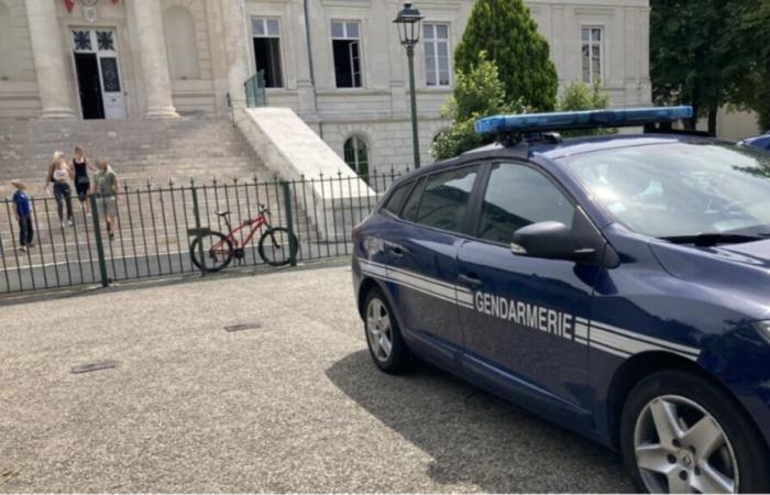 utilizó su coche como arma en Pouligny-Notre-Dame