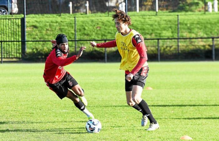 Los jugadores del En Avant Guingamp hicieron campaña para buscar al adolescente desaparecido